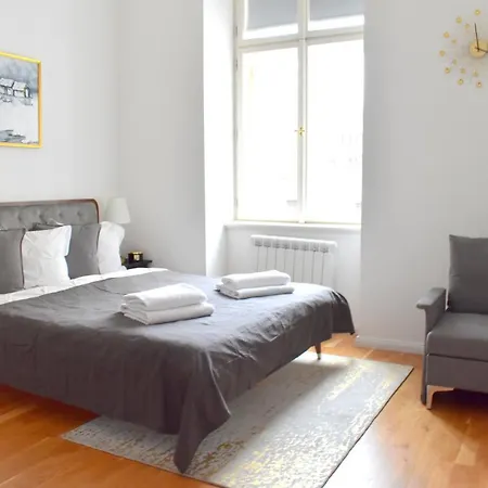 Lovely In Center Apartment Prague